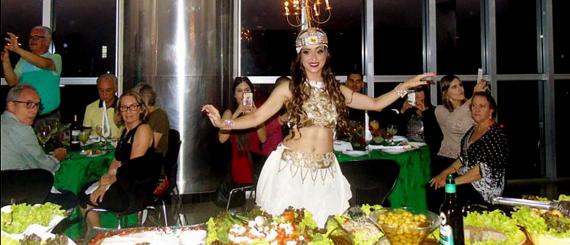 Dança árabe Cintia Barros.jpg